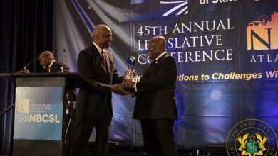 Photo of Akufo-Addo receives first-ever “International Nation Builders Award” from black US legislators