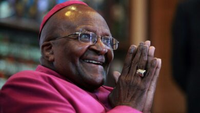 Photo of South Africa’s Archbishop Desmond Tutu dies at 90