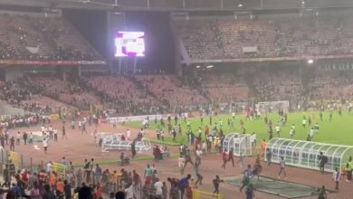 Photo of Nigerian fans invade stadium, destroy items after Black Stars deny them World Cup qualification