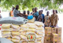 Photo of Flood victims at Lawoshieme electoral area receive relief items